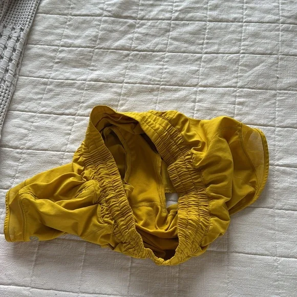 Lululemon Hotty Hot Low Rise Lined Short 2.5” - Picture 3 of 4